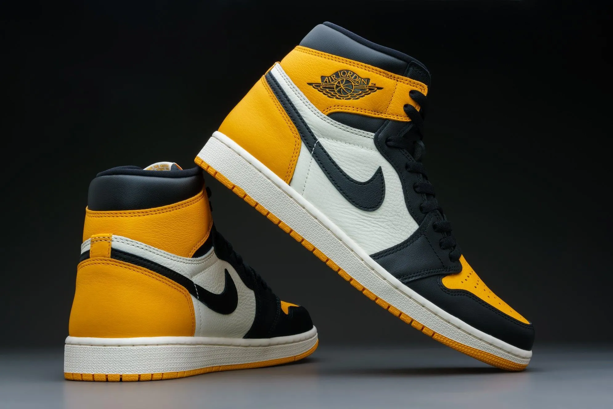 Air Jordan 1 Retro High OG Yellow Toe "Taxi"