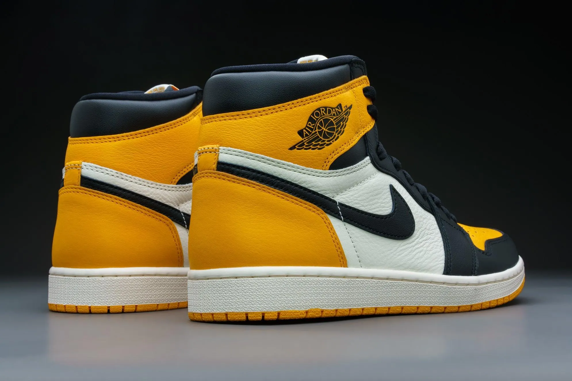 Air Jordan 1 Retro High OG Yellow Toe "Taxi"