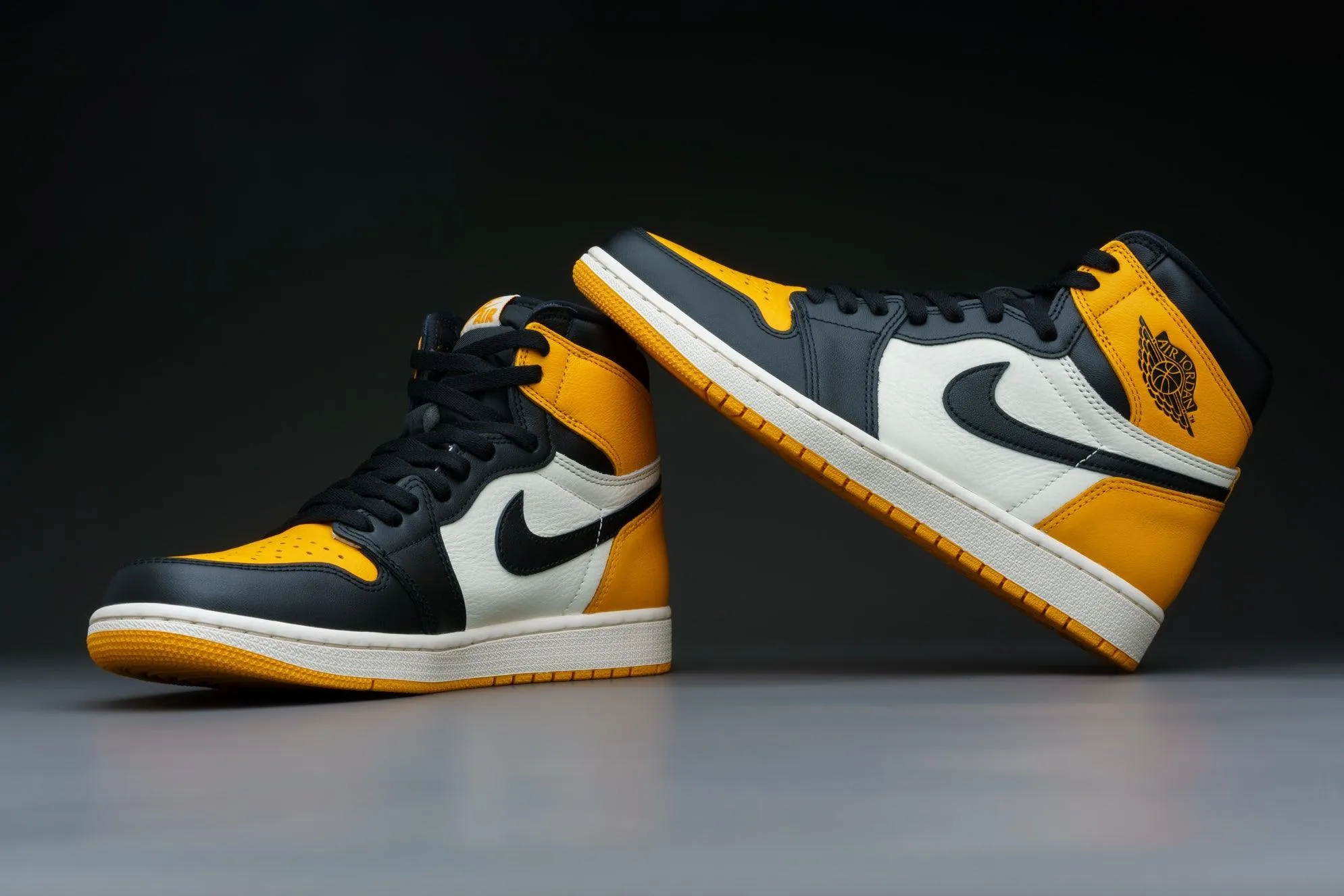 Air Jordan 1 Retro High OG Yellow Toe "Taxi"