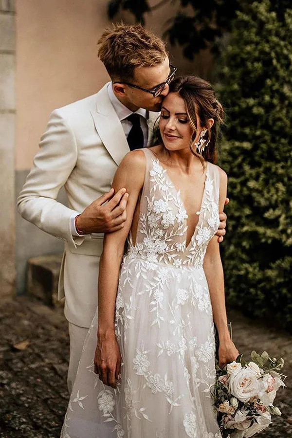 Boho Strappy V-Neck A-Line Wedding Dress with Appliques