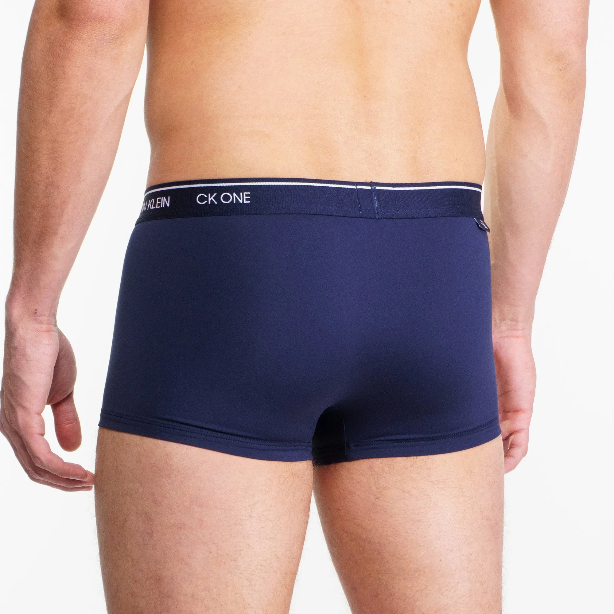 Boxer court Calvin Klein taille basse bleu marin