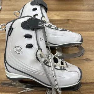 CCM - Kid's SP100 Recreational Figure Skates - MSRP $30: White/Grey-children-3Y