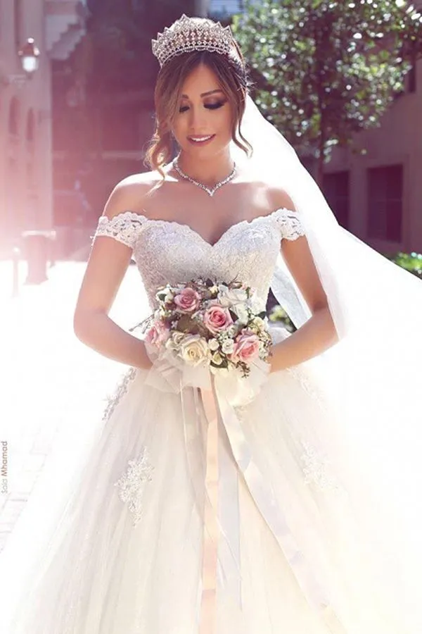 Romantic White Wedding Dress Sweetheart With Lace