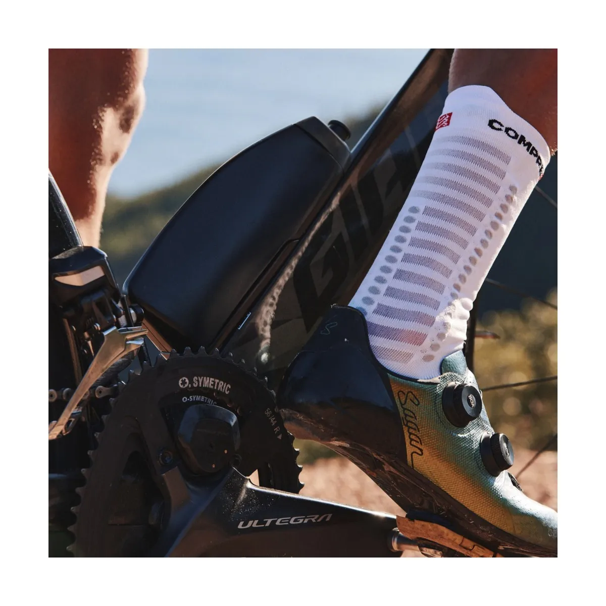 Socks Compressport Pro Racing v4.0 Ultralight Bike White Grey